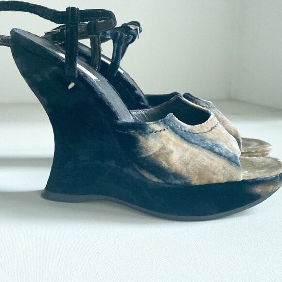 Vintage 00" authentic PRADA Ombré Grey Beige Velvet Wedge Heels 38.5 - Picture 5 of 10